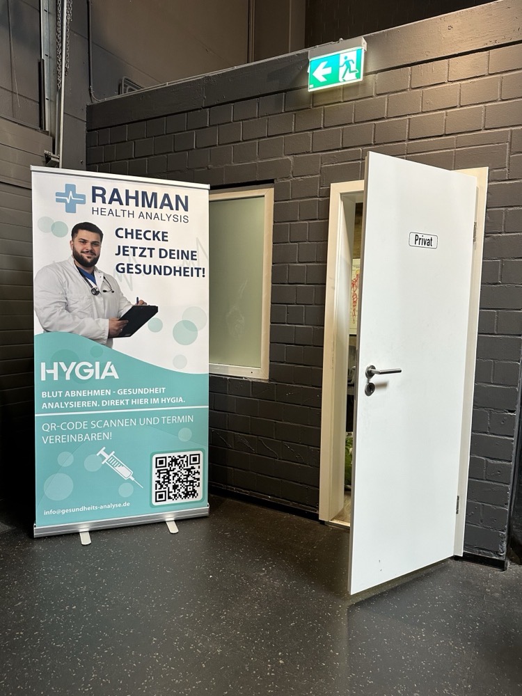 Eingang der Praxis im HYGIA Premiumfitness